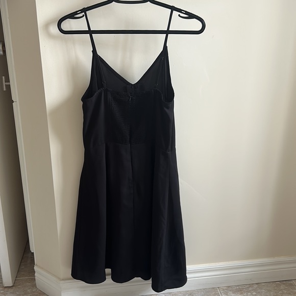 Dynamite Dress - Picture 2 of 4